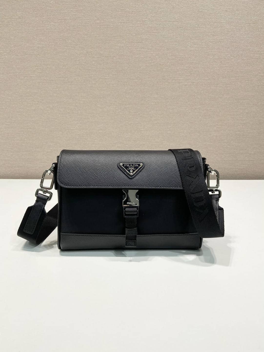 029Series-Messenger Bag